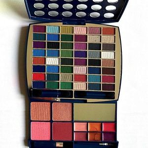 BR Moonshadow Smokey Eyes Kit Eyeshadow Blush Lip